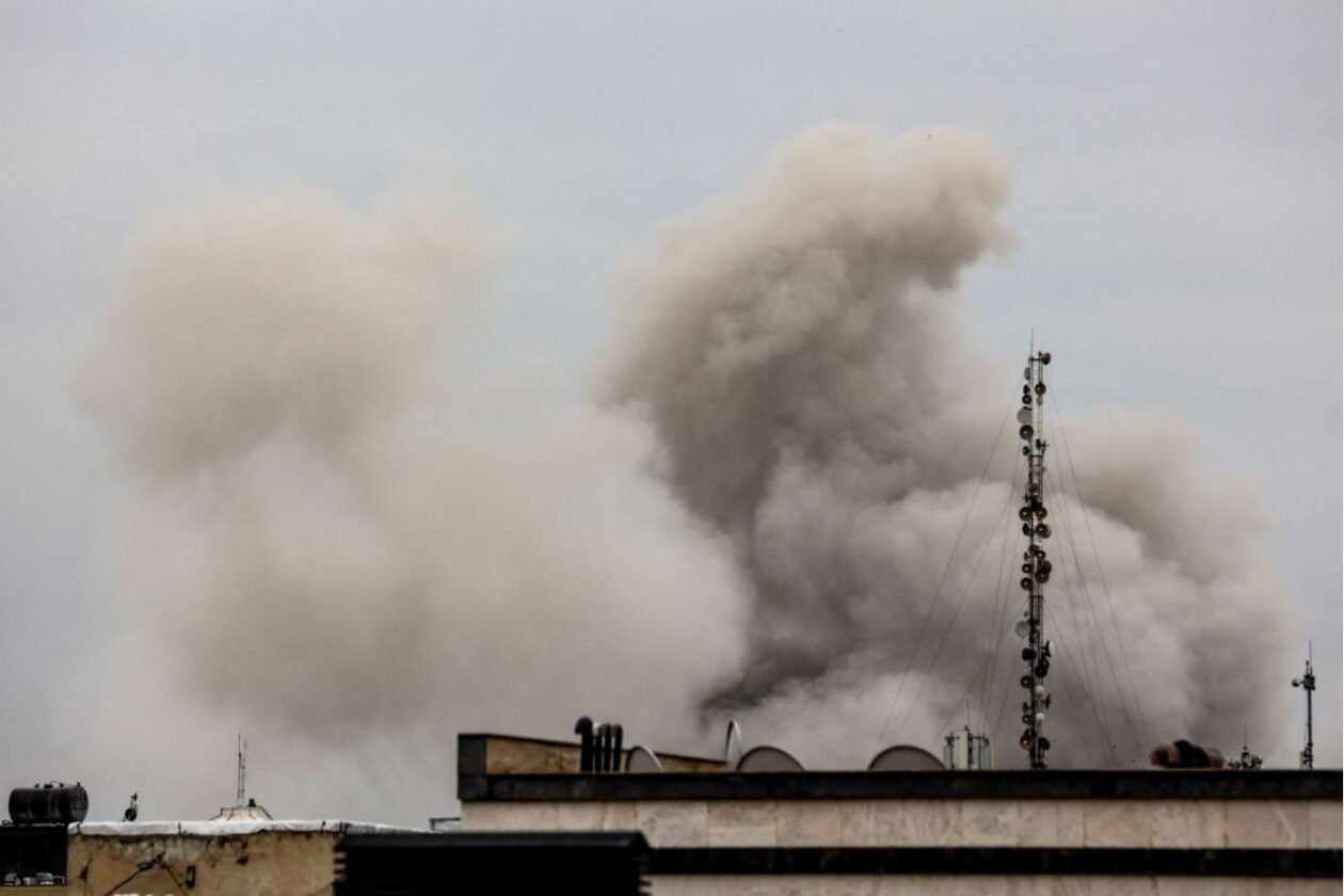 Ataque de Israel ao Irã: Onda de bombardeios atinge Teerã hoje