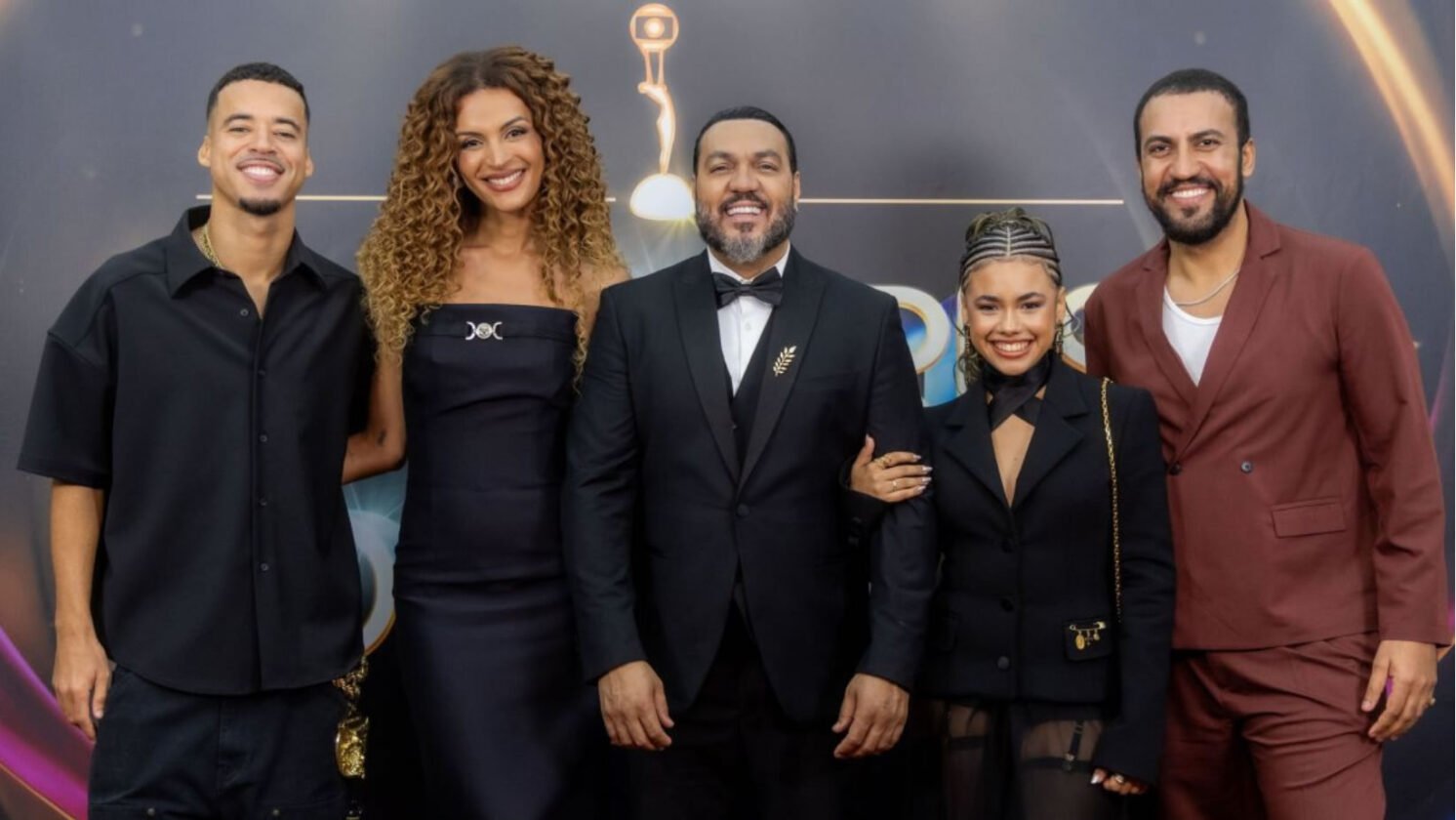 Alana Cabral vence Revelação no Melhores do Ano: o triunfo de Três Graças Alana Cabral vence Revelação no Melhores do Ano: o triunfo de Três Graças