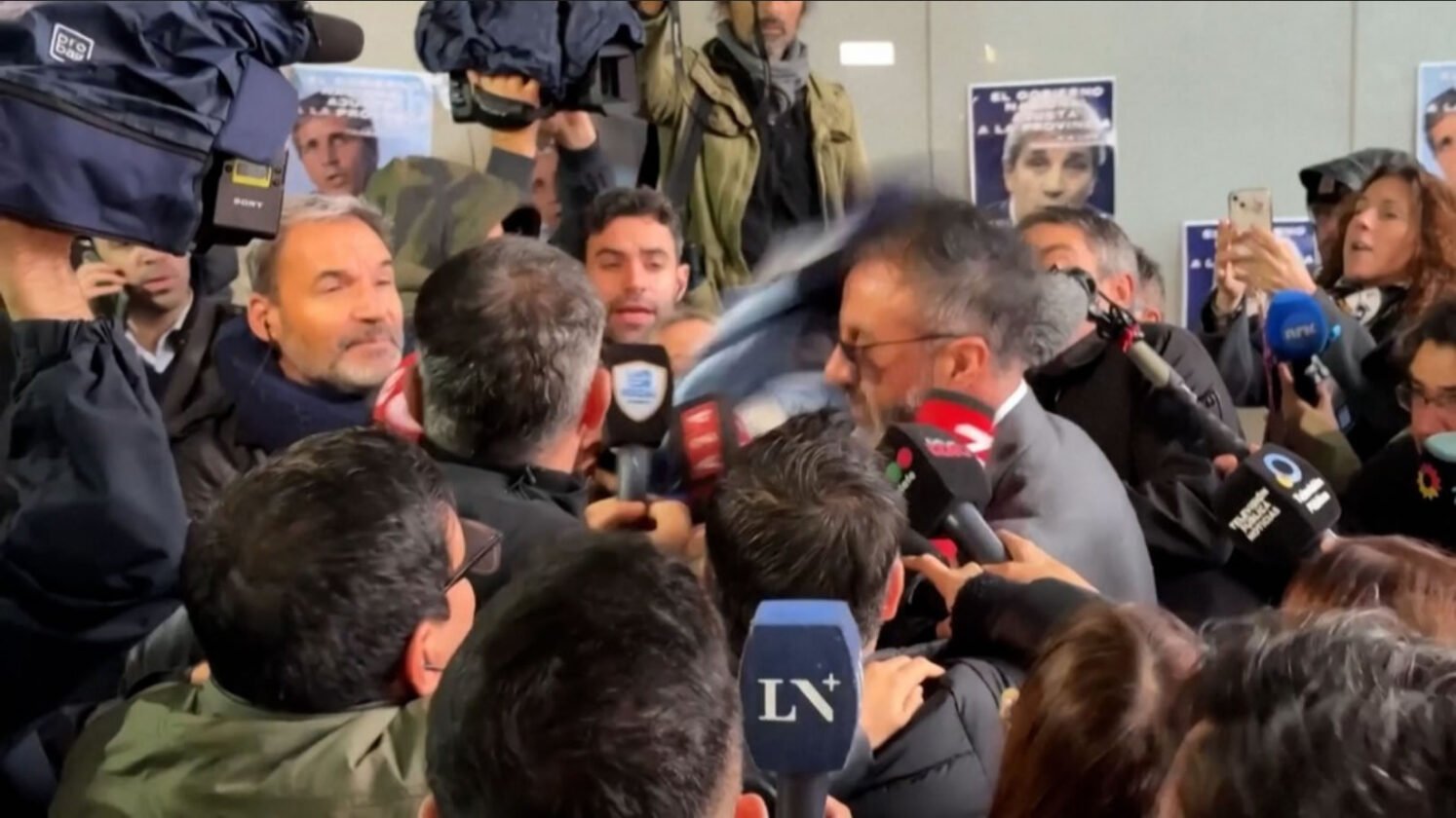 Maradona: Novo julgamento sobre morte do craque começa na Argentina Maradona: Novo julgamento sobre morte do craque começa na Argentina