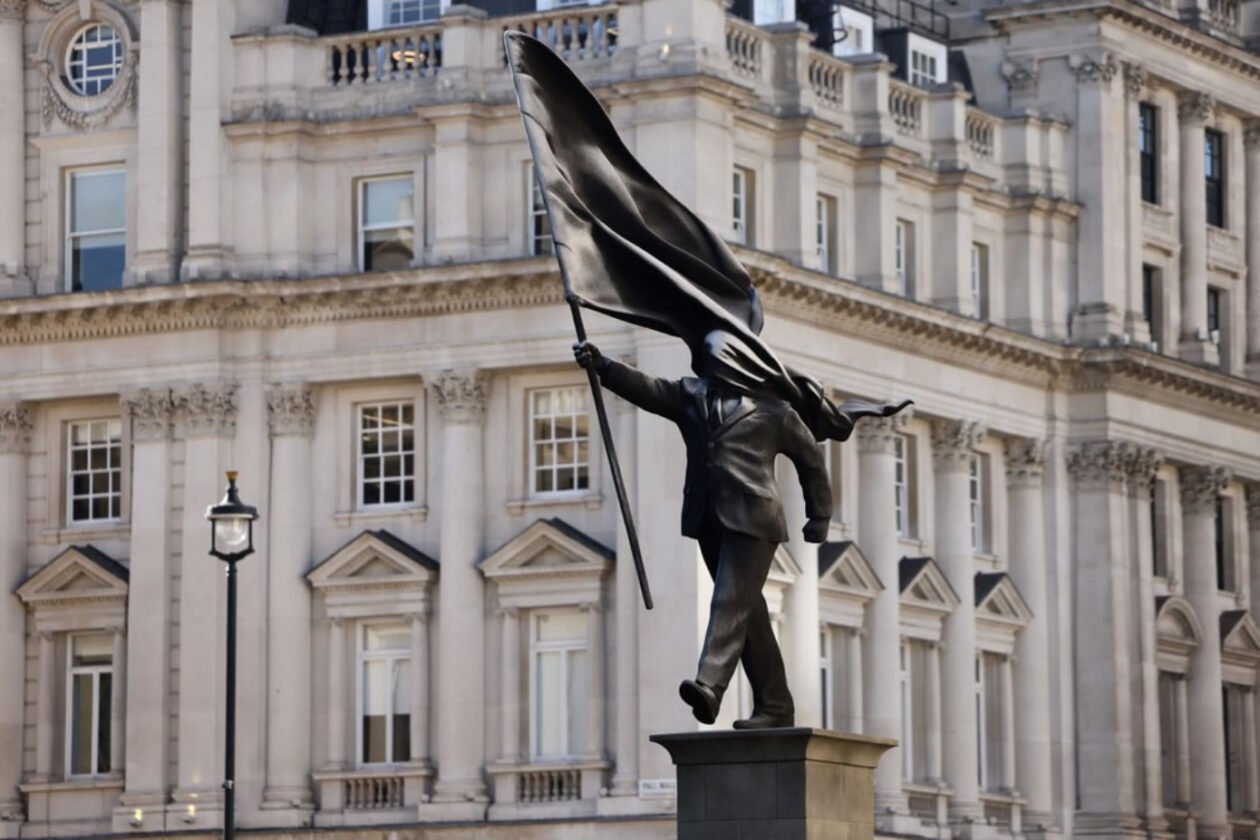 O mistério acabou: Saiba por que Londres desistiu de remover obra de Banksy