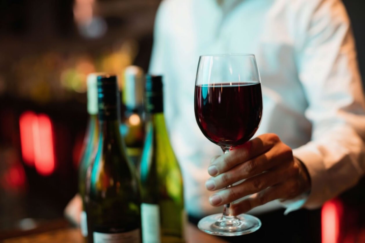 O guia dos vinhos: Exposição gratuita em Santos revela segredos da bebida