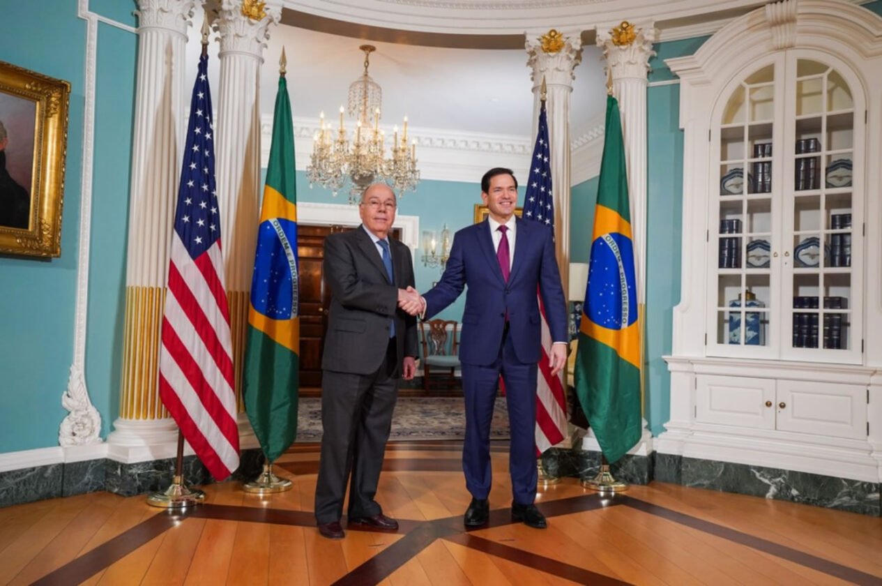 Governo rejeita críticas de secretário de Trump após tarifaço de 25%: “Fizemos mais de 30 contatos” Governo rejeita críticas de secretário de Trump após tarifaço de 25%: "Fizemos mais de 30 contatos"