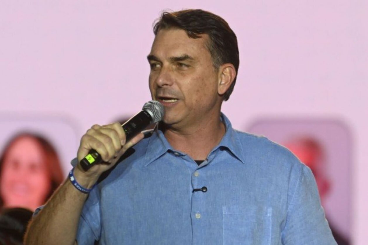 O entrave burocrático no TSE que travou a candidatura de Flávio Bolsonaro O entrave burocrático no TSE que travou a candidatura de Flávio Bolsonaro