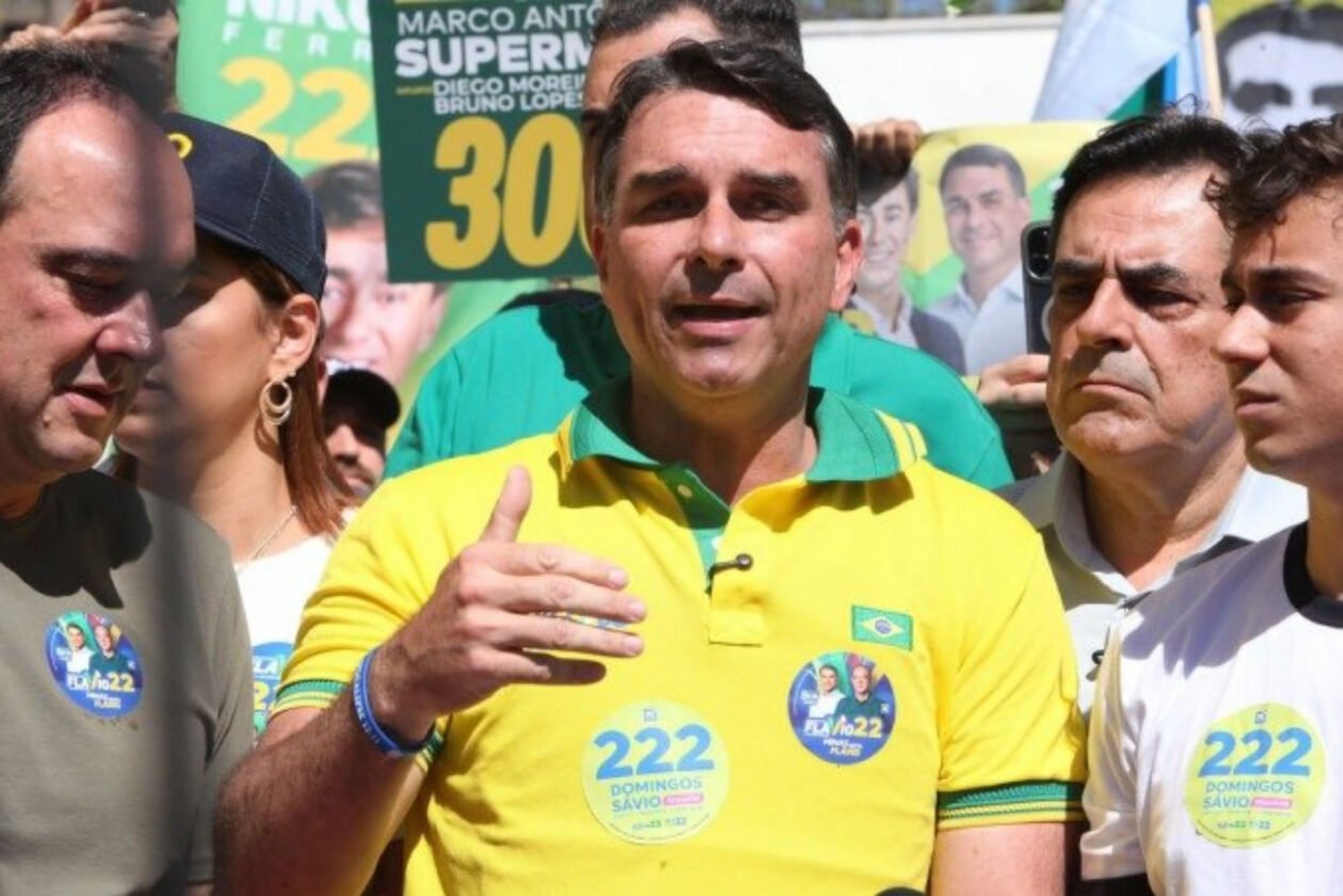 O que Flávio Bolsonaro disse em ato de campanha no Rio O que Flávio Bolsonaro disse em ato de campanha no Rio