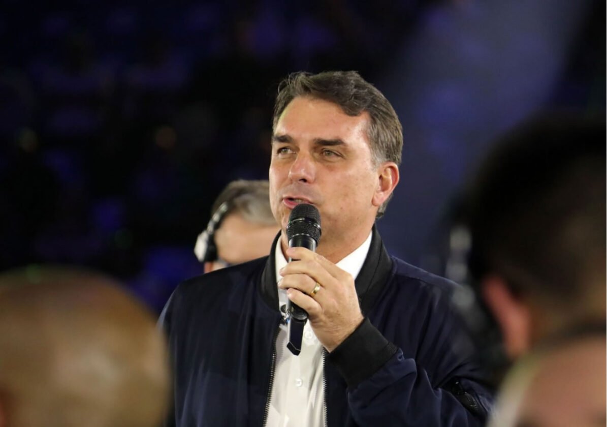 Bastidores em SP: o que foi debatido no jantar reservado de Flávio Bolsonaro com o PIB