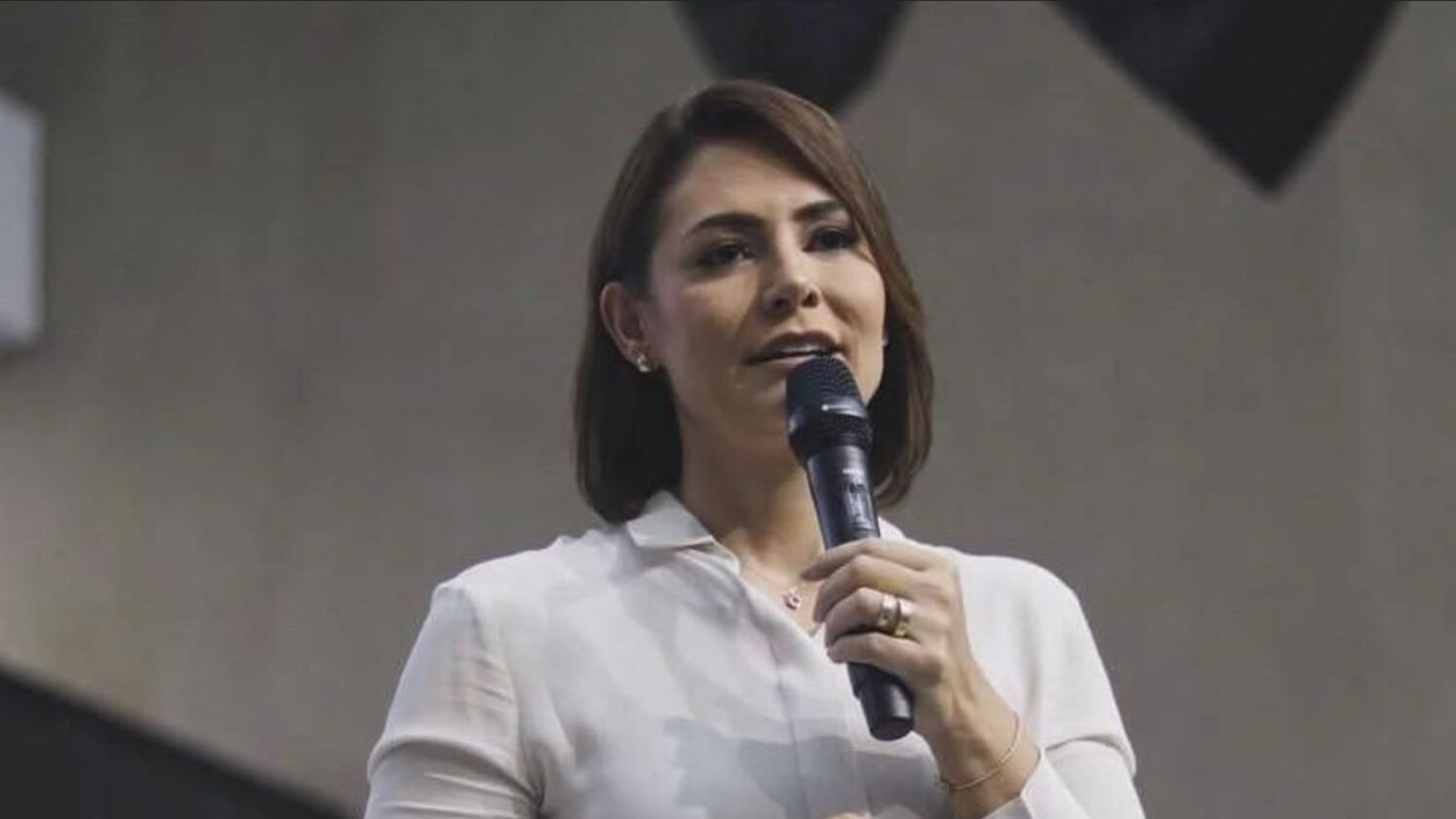 Primeiro ato de Michelle em Brasília traz pedido explícito de votos para Flávio