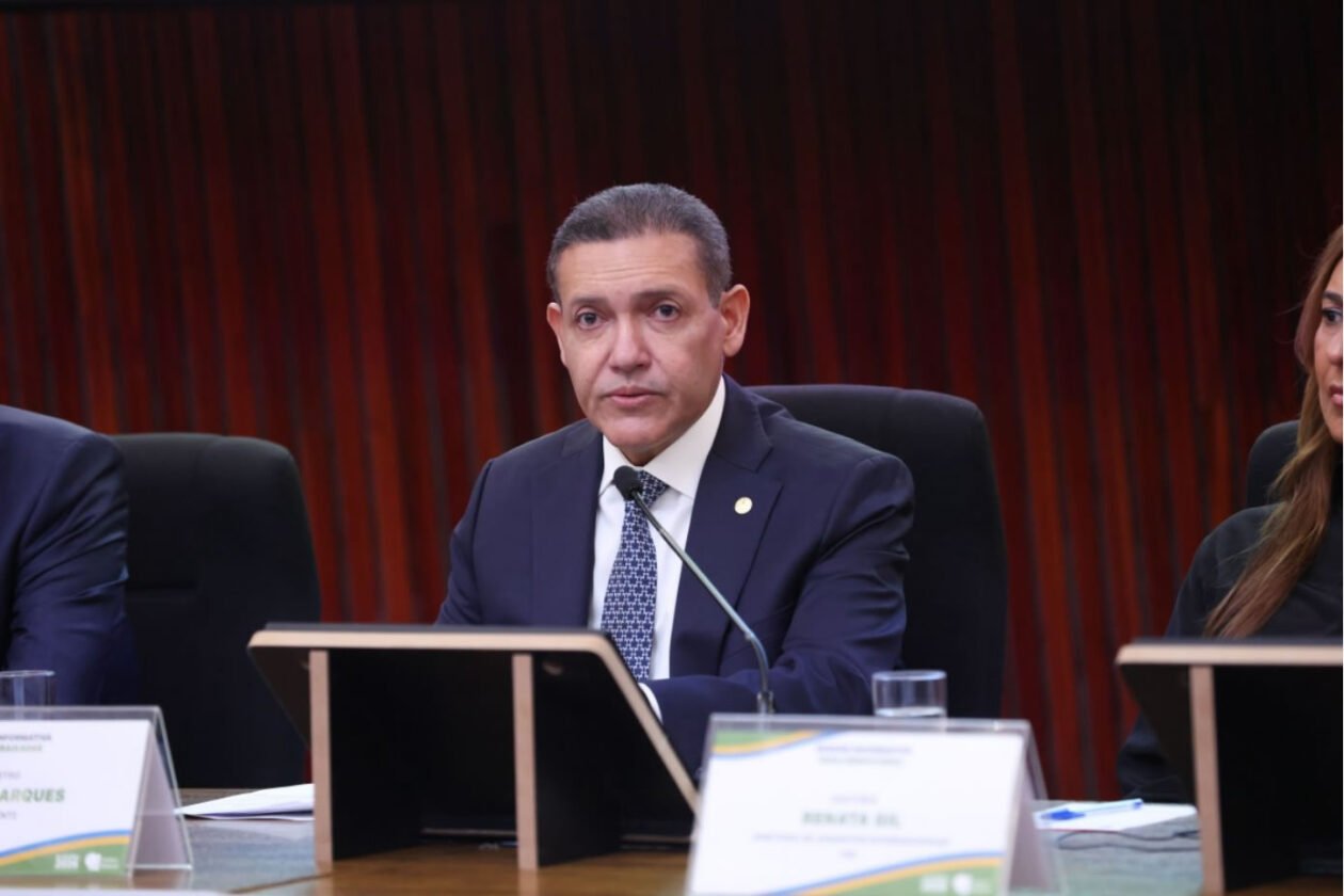 Impasse no TSE deixa uso de IA nas eleições sem limites definidos Impasse no TSE deixa uso de IA nas eleições sem limites definidos