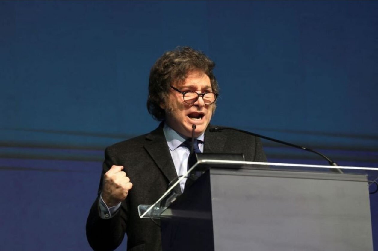 Plano sob risco? Como o acúmulo de tropeços ameaça a reeleição de Javier Milei Plano sob risco? Como o acúmulo de tropeços ameaça a reeleição de Javier Milei