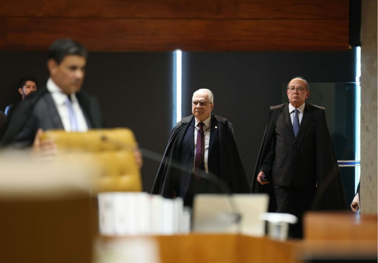Por que Gilmar Mendes quer proibir delegados da Polícia Federal dentro dos gabinetes do STF? Por que Gilmar Mendes quer proibir delegados da Polícia Federal dentro dos gabinetes do STF?