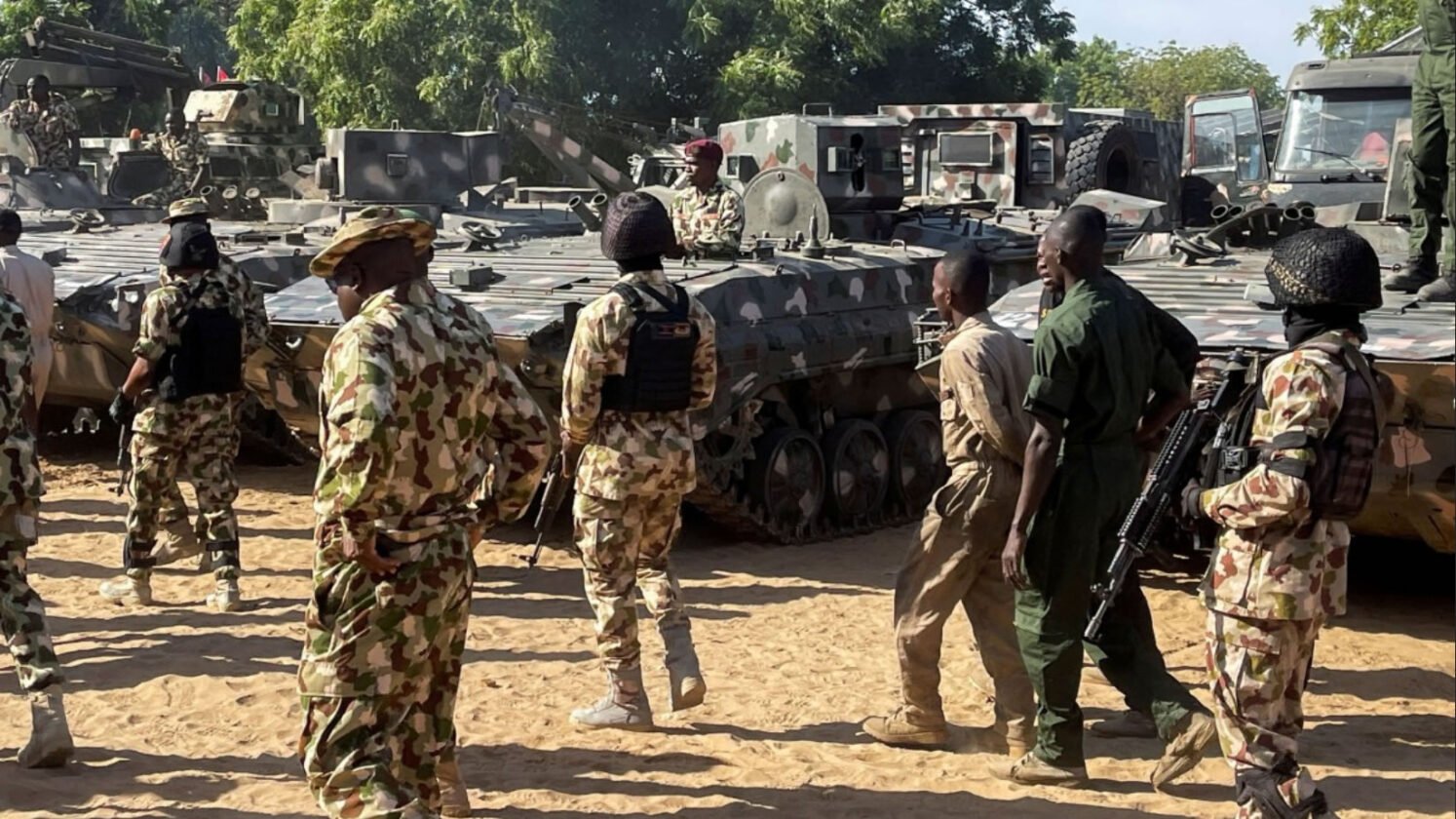 Emboscada letal contra militares na Nigéria expõe grave crise de segurança e deixa dezenas de vítimas Emboscada letal contra militares na Nigéria expõe grave crise de segurança e deixa dezenas de vítimas